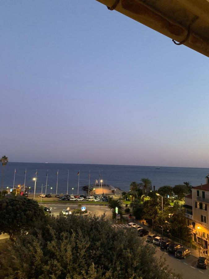 Casa Al Mare Apartment Varazze Exterior photo
